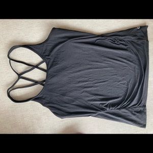 Maternity work-out top Gap